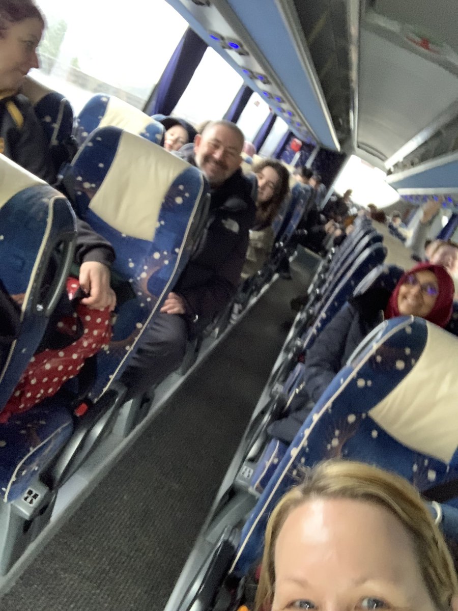 MrsHowells tweet media