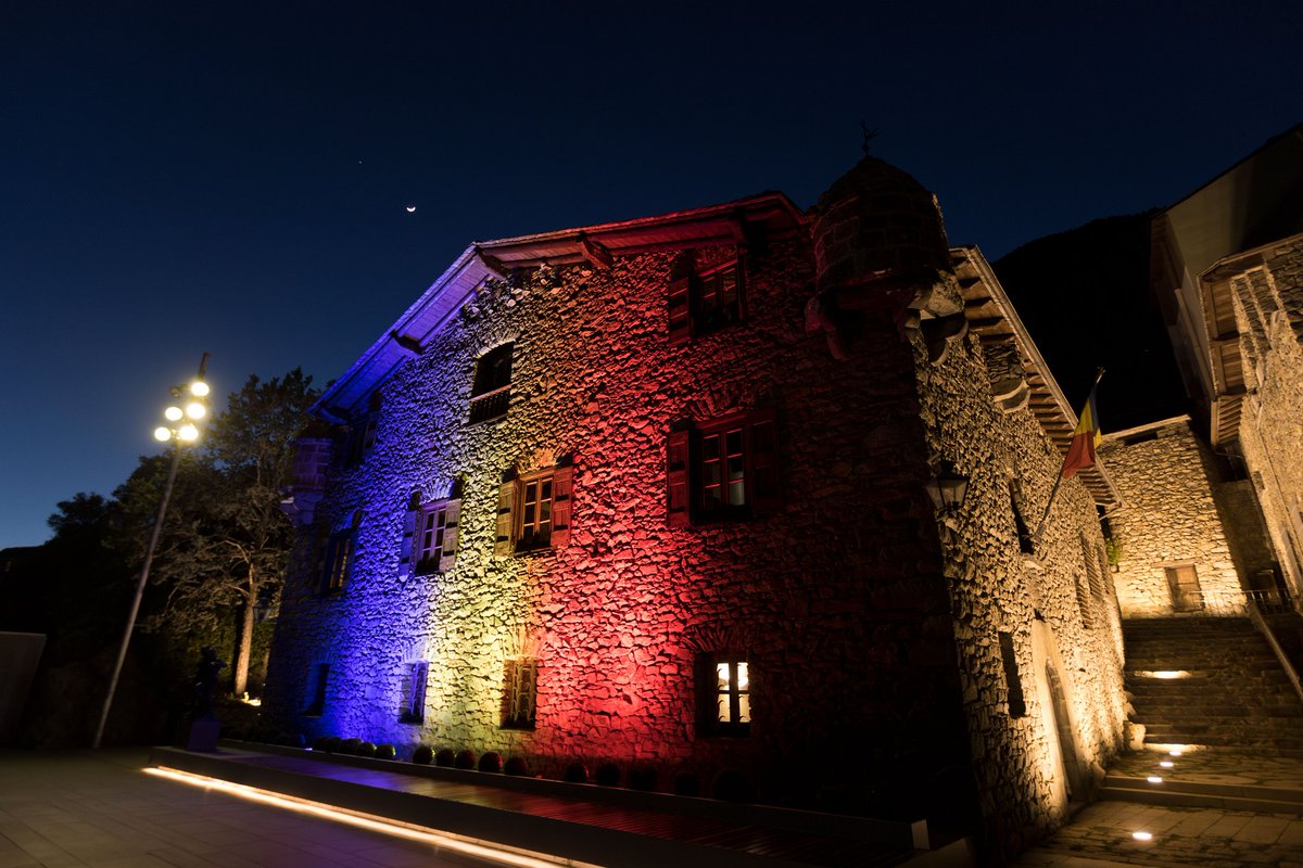 Bon dia de la Constitució 🇦🇩 ❤️!