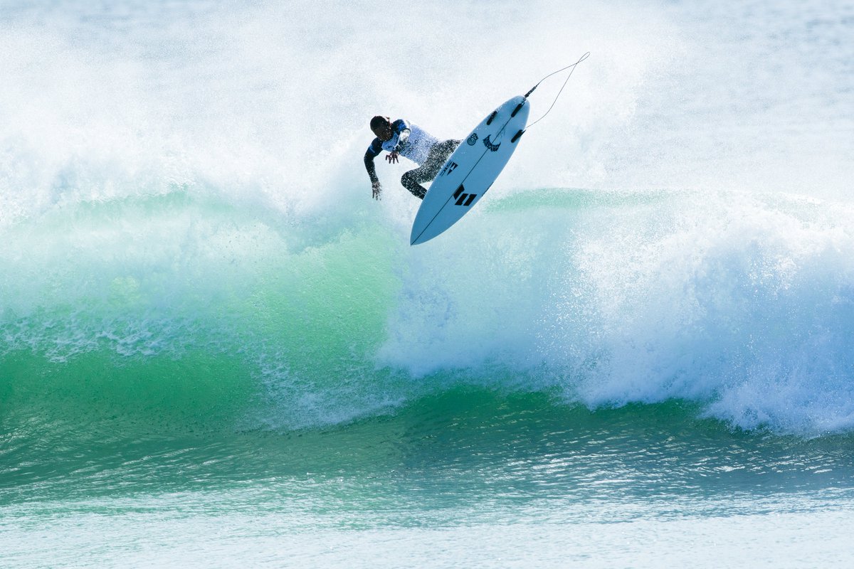 PlaneteSurf's tweet photo. #surf CT : le MEO Rip Curl Pro Portugal (avec Joan Duru en quarts et Johanne Defay en demies) désignera ses vainqueurs samedi https://t.co/NMsdCqrcym https://t.co/NGGYJe8lzf