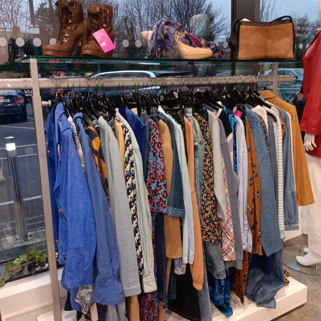 Have you been to Lorraine Keane's Fashion Relief Store yet? A pre-loved fashion boutique dedicated to raising funds for @BreastCancerIre, located in the Frascati Centre in Blackrock. Lorraine is a long-standing Ambassador and a wonderful supporter of the work that we do.