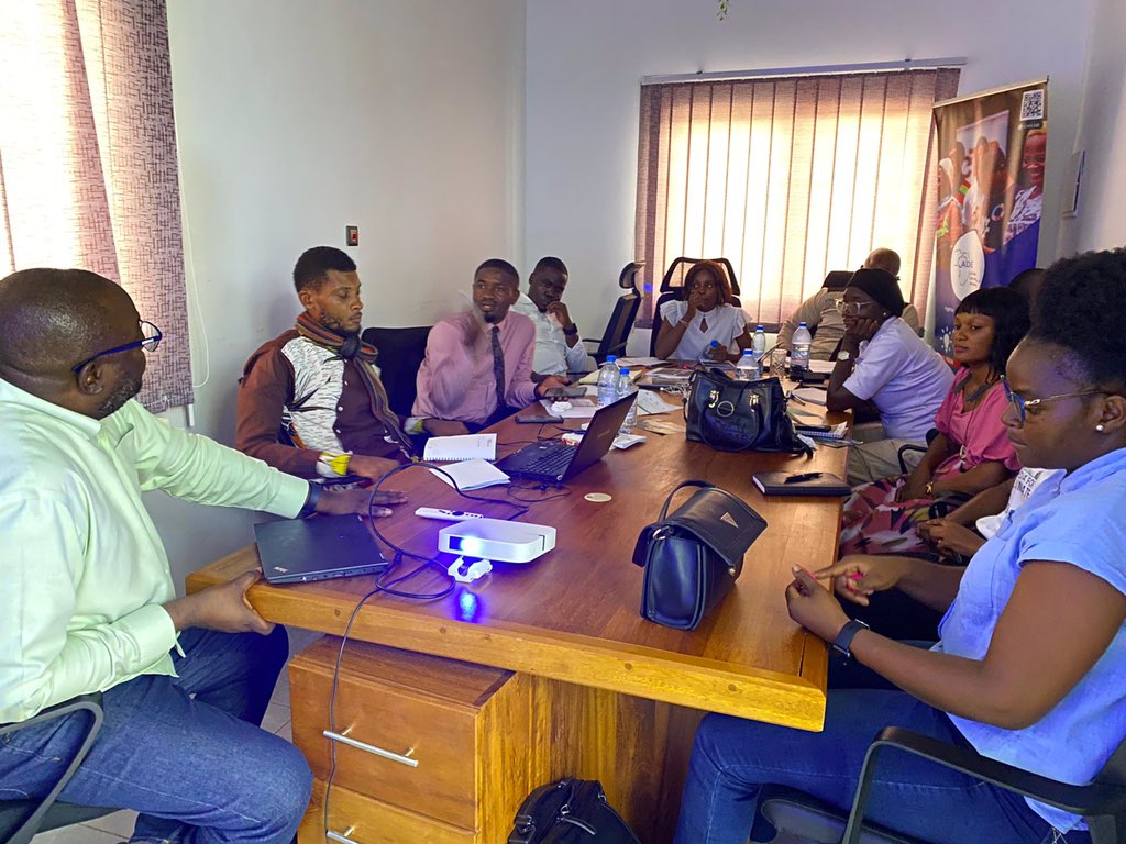 actions4dev's tweet photo. We closed day two with a deep dive into environmental assessment of policies and project. 

Journalists were encouraged to write stories that can cause institutions to either modify, relocate and abandon projects that are detrimental to the environment.

#MediaforClimateAction https://t.co/mFJdKfmDQk