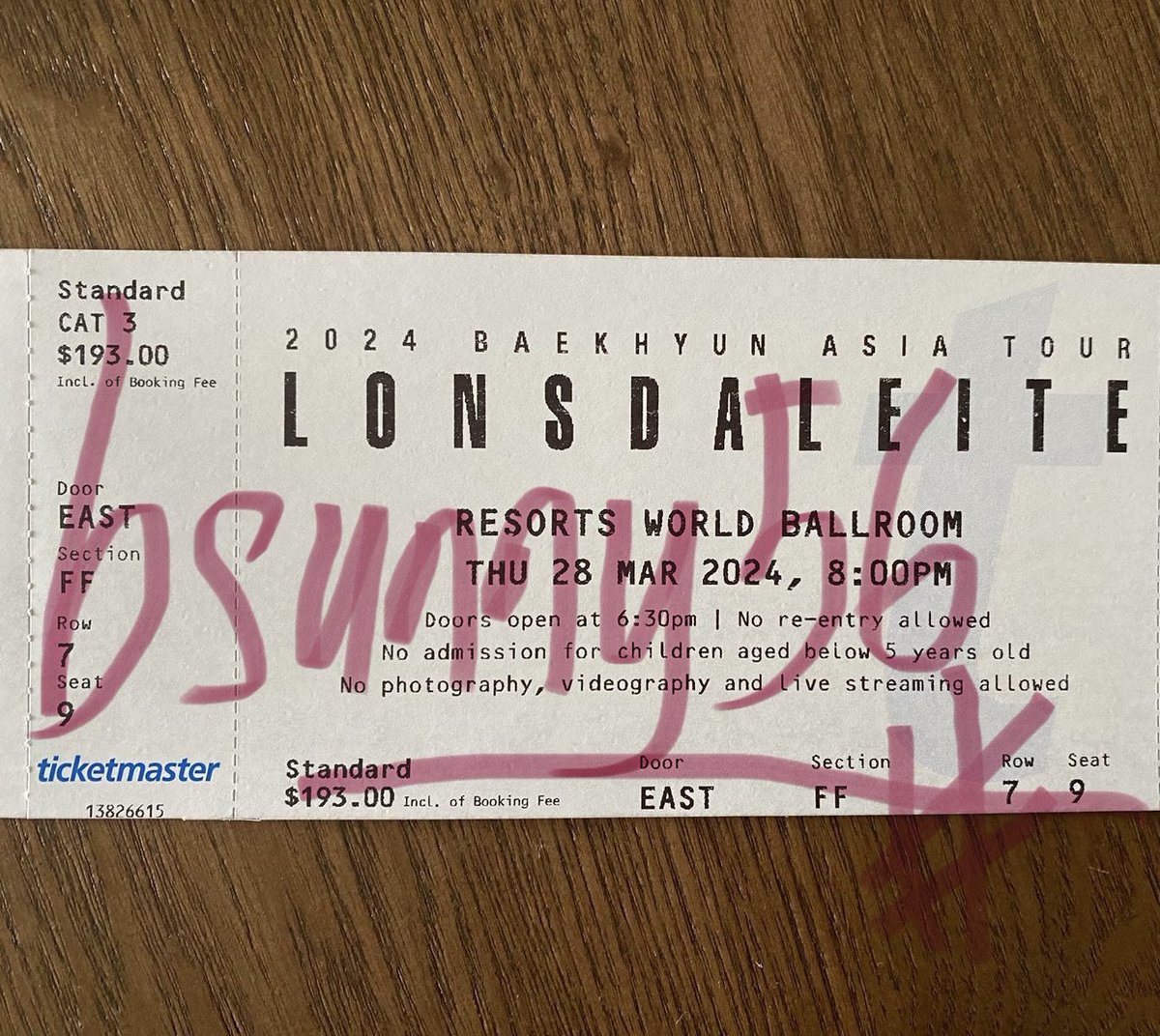 bsunny56's tweet photo. @hunnxxxx Hi section FF with physical tix.. original price https://t.co/tzjKMCahQj