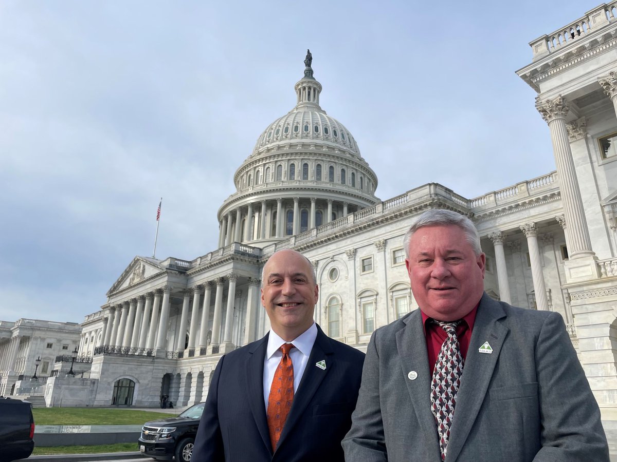 BetatecHops's tweet photo. Tom Davis, CEO John I. Haas, and Brice Hiatt, participated in the Beer Institute's annual Hill Climb. Brice was also awarded the #BestinBrew award, the BI’s inaugural award celebrating the best in the beer industry.
Read more about the #bestinbrew award:
https://t.co/c6YYDeCvoR https://t.co/R7fF9y7A4m