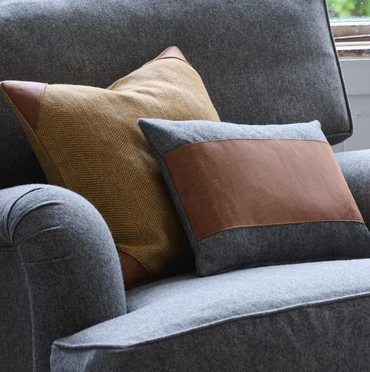 Curtaincraft's tweet photo. Balvenie from Linwood Fabric. A pure wool collection that is dyed, spun and woven in Lancashire.
Discover more designer fabric suppliers at https://t.co/i8w6YsL51L or https://t.co/RbJYhbVBdO
#LinwoodFabric #WoolWeave #FabricUpholstery #WoolInteriors #HomeDecor #PureWool #Home https://t.co/wff4GKspmC