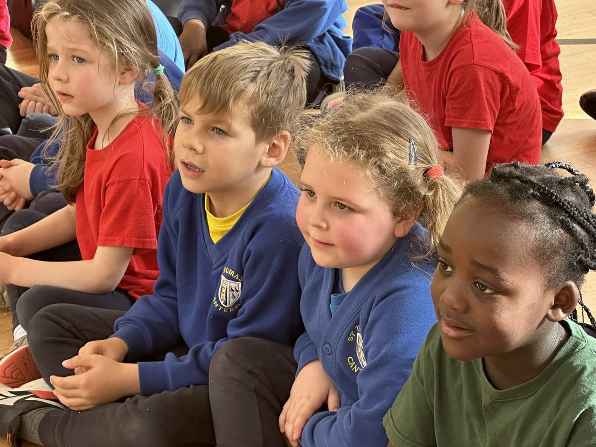 Today is Day 4 of our wonderful Science Week! Today our Early Yrs and KS1 children had a “Life Long Ago and Baby Dino” workshop! They became Archaeologists exploring for fossils and they even met a baby dino called Bella! 1B had a great time💙💛 @STOCSch @educationgroup