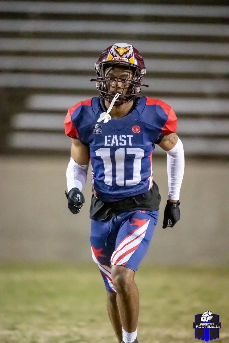 GridironFootbal's tweet photo. #VOTE4PEYTON

@McD35Athletics DE/OLB and @GSUFootball01 signee @pey10nn was a living nightmare for QBs with 73 tackles, 27 TFLs, 15 sacks, 3 fumble recoveries, 2 forced fumbles, and 1 INT. He is our first GF All-American to be selected as a finalist!

VOTE: https://t.co/BYlekeQQmP