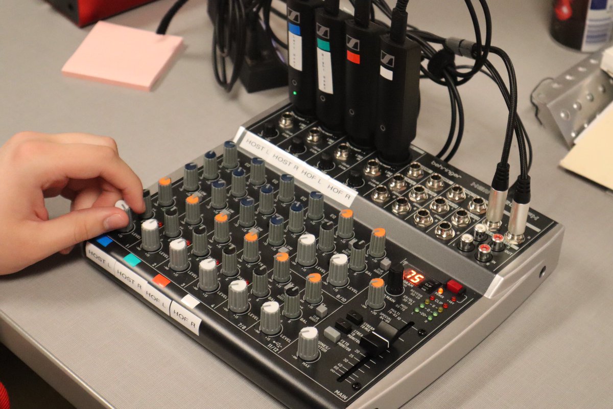 romeovpc's tweet photo. Our studio just got a new audio system!! We are loving our new mics! 🎙️ https://t.co/k7loLuYaP7