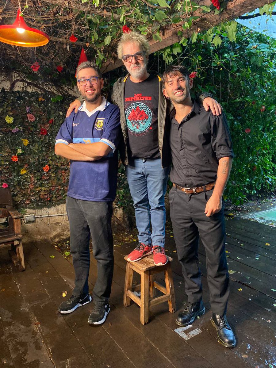 Ya esta Pedro Rosemblat en #ElMañana con <a href="/mexur/">Mex Urtizberea</a> y <a href="/MatiMow/">Matias Mowszet</a> 

youtube.com/live/tc2OPTx-i…