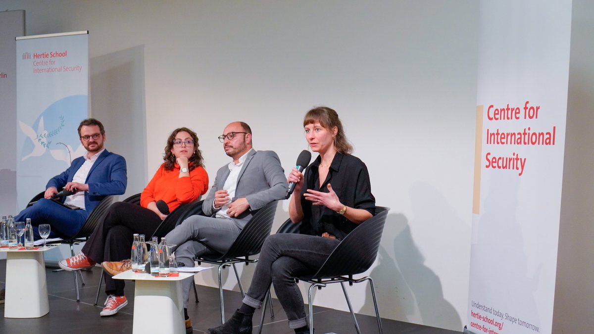 🌍 Last night we hosted a panel discussion on strategic early warning with @bressansar, @MurcianoGil , @MarieWgn & @wucherpfennig_j. The discussion ranged from the role of data to the politics and psychology of responses in foresight. Thank you to all for your engagement!👏