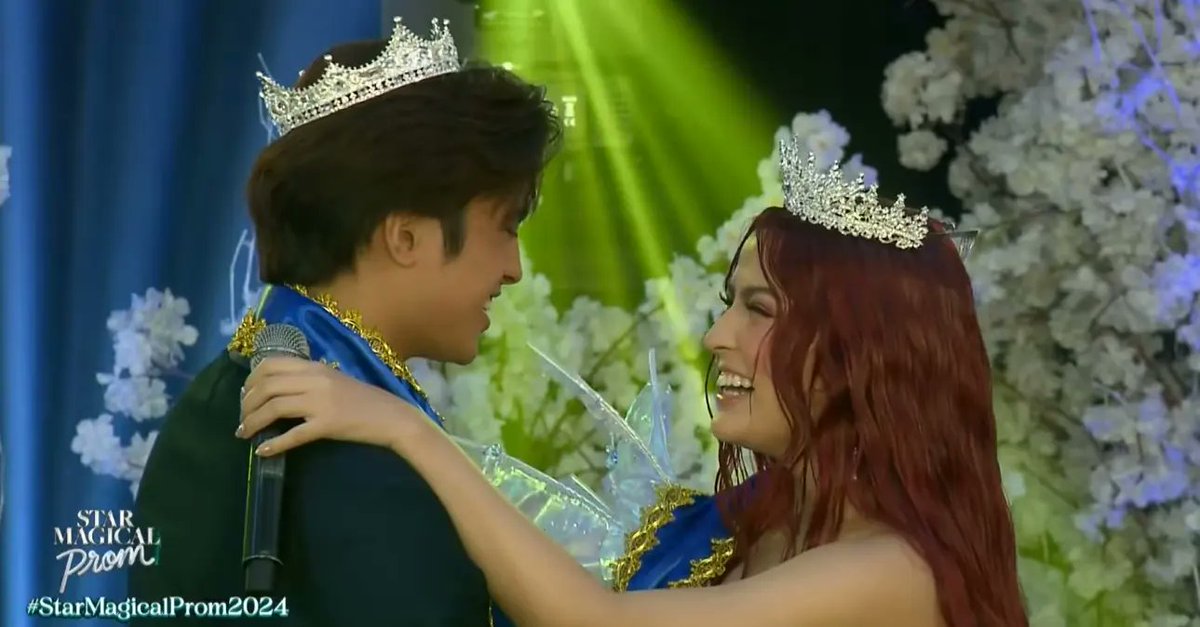 ABSCBNpr's tweet photo. MAKE WAY FOR THE KING AND QUEEN! 🤴👸

KD Estrada and Alexa Ilacad are crowned as the Prom King and Queen at the #StarMagicalProm ✨️

#KDLex
#StarMagicalProm 
#StarMagicalFairyTaleNight https://t.co/1oXdq3xUrw