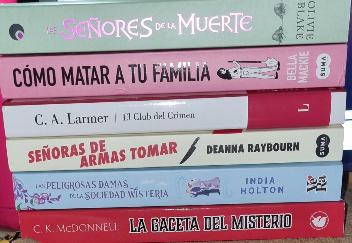Libros para pasar tardes entretenidas.
Misterio, fantasmas, crímenes y humor.
Mucho humor.

#Libros