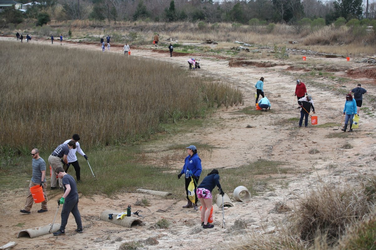 Come join us for 30th Annual Trash Bash cleanup event on Saturday, March 23rd at 8:30 am at Bay Area Park. Come help cleanup waterways all throughout the #GalvestonBay watershed! 🗑️♻️ bit.ly/gbftrashbash20…