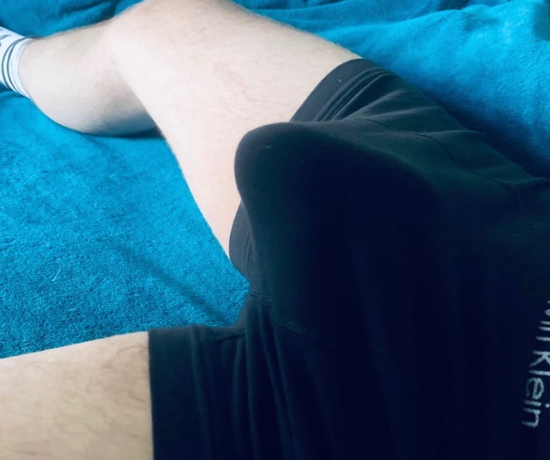 Sryforthat2's tweet photo. It’s a bit tight in here 🫠

#bulge #germanboy #horny https://t.co/LrAsqZAQgV