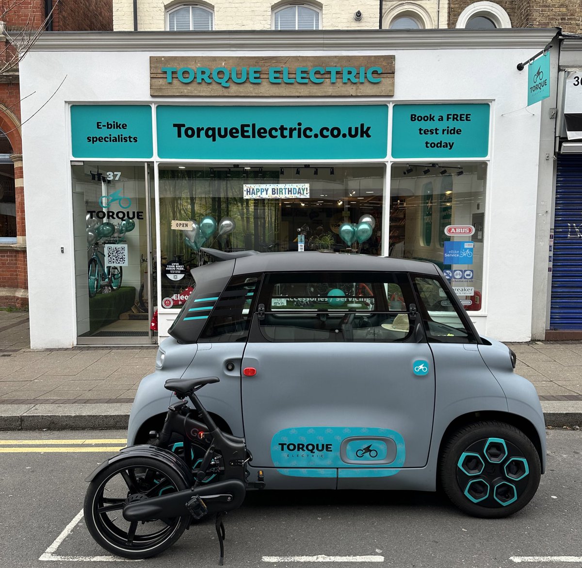 Pimp My Ride'

Thanks @freshgsltd for 'pimping our ride' just in time for our 1 year anniversary!

#freshgsltd #thegoodlife #surbitonlife #BikeLife #gocycle #ebikeshop <a href="/Gocycle/">Gocycle</a>