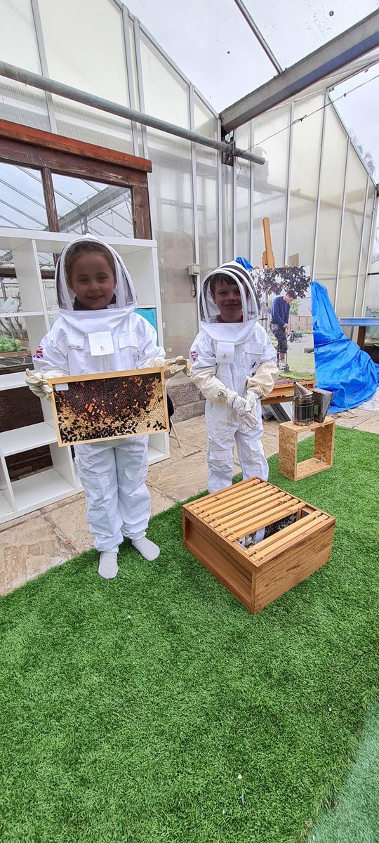 Giffnock PS tweet media