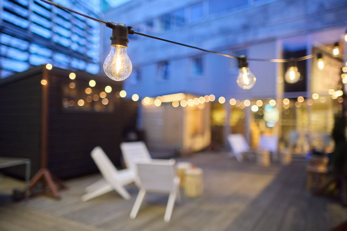 FinBotschaftDe's tweet image. ✈️🏖️Die alljährliche @ITB_Berlin lockte wieder zahlreiche Fachbesucher nach Berlin. In diesem Jahr veranstaltete @OurFinland in den Räumlichkeiten der Sauna-Ausstellung unserer Botschaft eine ITB-After-Party für alle Reise-Experten, die sich für 🇫🇮 als Reiseziel interessieren.