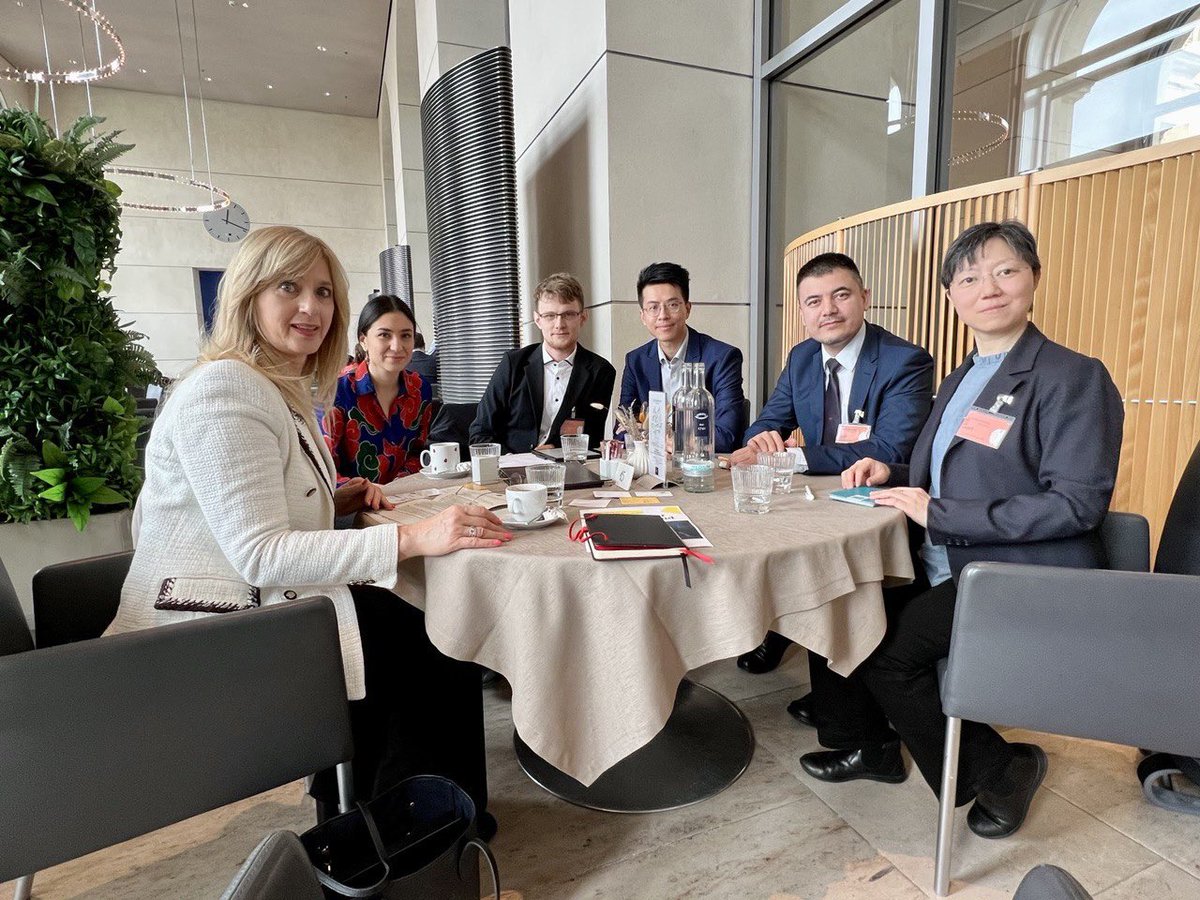 Freiheit für Hongkong e.V. (@freihk) on Twitter photo Vielen Dank an die Vorsitzende des Ausschusses für Menschenrechte und humanitäre Hilfe @RenataAlt_MdB für den wichtigen Austausch zu transnationaler Repression durch 🇨🇳
So bedrückend die Gründe, so schön ist es <a href="/tibetinitiative/">Tibet Initiative Deutschland</a> & <a href="/UyghurCongress/">World Uyghur Congress</a> immer an unserer Seite zu wissen. Vielen Dank an die Vorsitzende des Ausschusses für Menschenrechte und humanitäre Hilfe @RenataAlt_MdB für den wichtigen Austausch zu transnationaler Repression durch 🇨🇳
So bedrückend die Gründe, so schön ist es <a href="/tibetinitiative/">Tibet Initiative Deutschland</a> & <a href="/UyghurCongress/">World Uyghur Congress</a> immer an unserer Seite zu wissen.