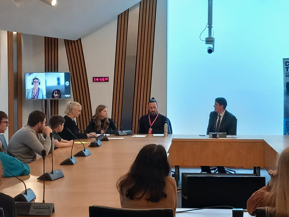 Incredibly proud of one of our Young Carers, speaking to MSP's today about the support Young Carers need!
#YoungCarersActionDay