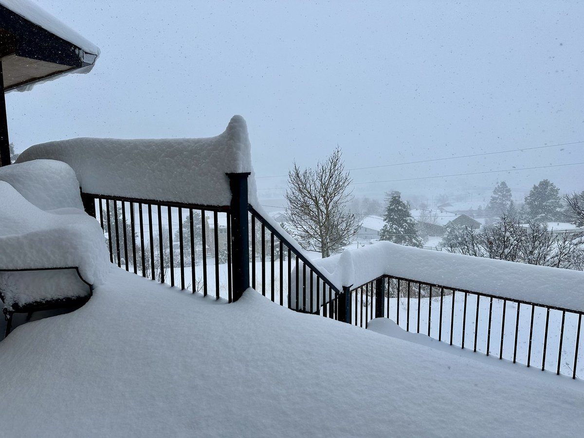 And we’re off! Snow so far in Palmer Lake, 26F 3/14/24 at 8:30am. #cowx @LukeVictorWx @BrianBledsoe @BianchiWeather
