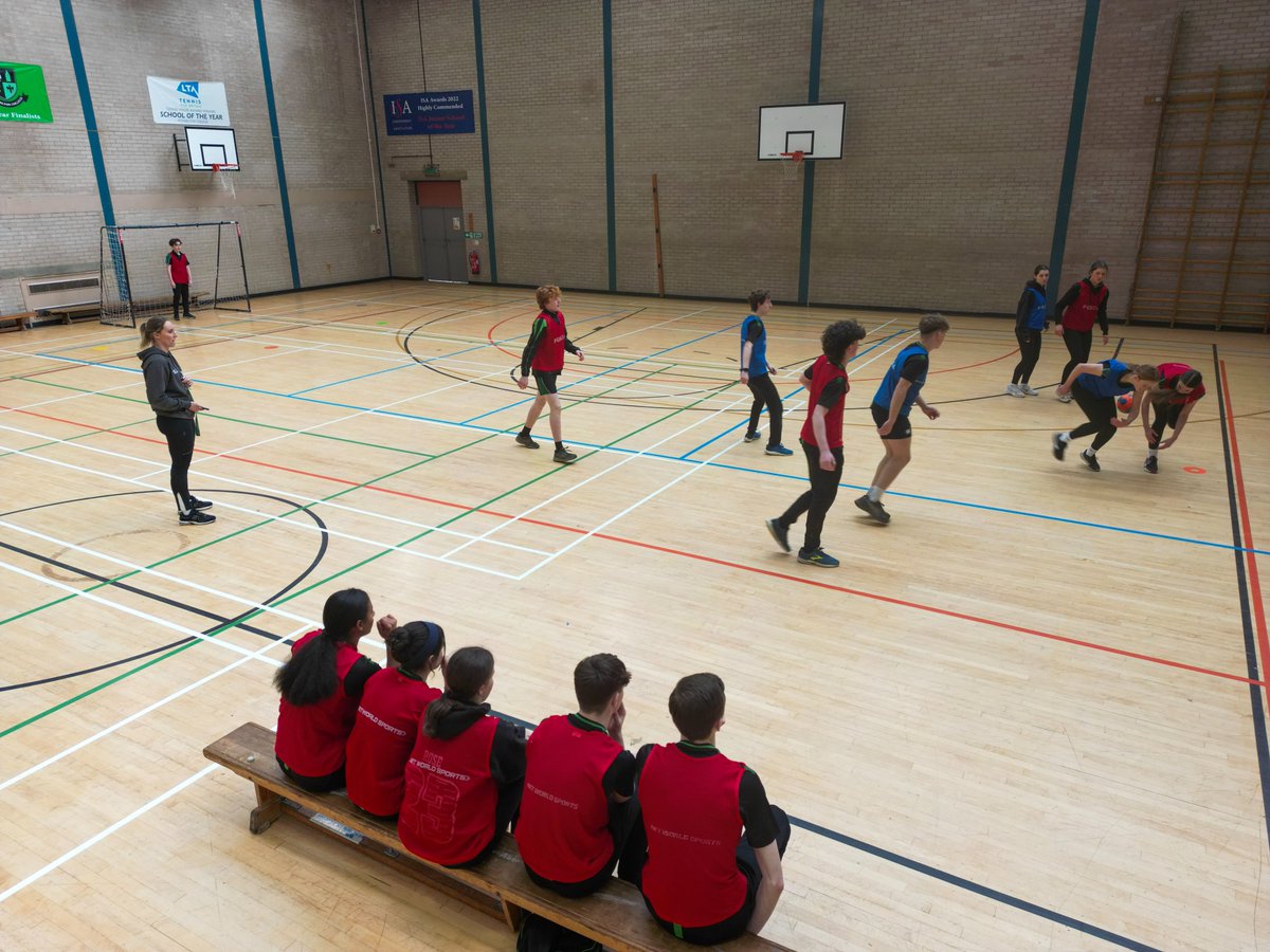 💚 Our year 10 students exhibited the best of their handball skills and competitive spirit while representing their houses in the inter-house handball competition today! 🤾‍♂️🤾‍♀️. #handballcompetiton #interhousesports