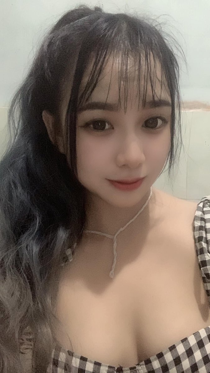 BiBlack83's tweet photo. Đừng có bắn vào mặt em nhoa 
Để e uống hết cho...🤪 https://t.co/IXTXHu2WYn
