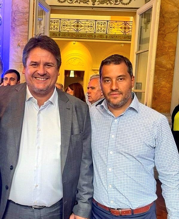 prensa_gabriel's tweet photo. Es Momento de hablar de la Oposición de la Provincia?
👉 Los Dirigentes @MarianoGaidoOk y @CarlinKoopmann Son los que perfilan en el plano Electoral como potables Candidatos #AHORA #Política #A2027 #NeuPress https://t.co/l96VkAAGds