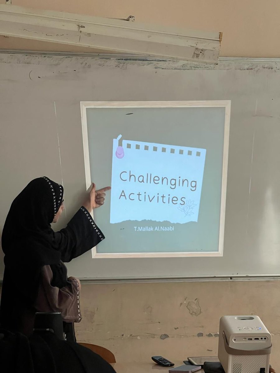 EduGovSbt3353's tweet photo. قدمت الأستاذة ملاك  الناعبية ، مشغلا بعنوان أنشطة تتسم بروح التحدي بتاريخ ١٤/ ٣ /٢٠٢٤م
استهدفت من خلالها معلمات اللغة الإنجليزية.

#فعاليات_تعليمية_جنوب_الباطنة 
#تعلم_مستدام https://t.co/GsYTKN88he