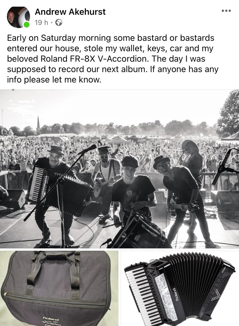 Scotsvix's tweet photo. #stolenaccordion
#RolandFR8V
#keepalookout
Stolen accordion. If you’re offered it or see someone selling it, please get on to @SuffolkPolice. https://t.co/9GjQTghSVy