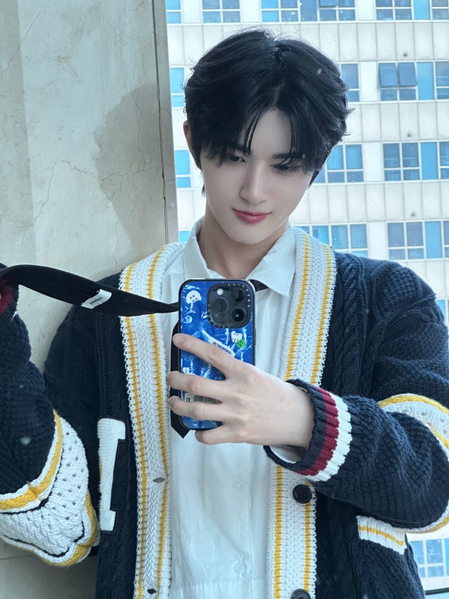 XODIAC_MEMBERS's tweet photo. [#리오] 

오늘 너무 행복해🤍🤍

#XODIAC #소디엑 #LEO #리오 https://t.co/VBE3IunzJP