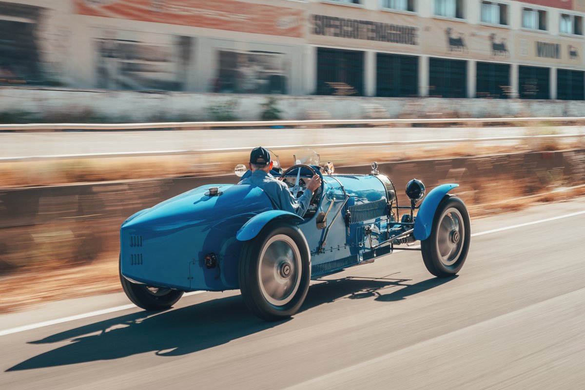 Bugatti's tweet photo. The BUGATTI Type 35 – the car that set the course for all BUGATTI models that followed it. Despite early challenges during its debut at the 1924 Grand Prix, the Type 35 went on to claim over 2,500 victories in 10 years.
#BUGATTI #Type35 #Type35Centenaire #100YearsType35
–
WLTP: https://t.co/q4VWMC2rVI