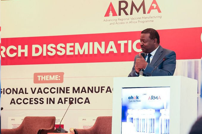 SEATINIUGANDA's tweet photo. Prof. @KaleebuPontiano, @UVRIug:
Africa needs to continue all efforts to strengthen our vaccine and pharmaceuticals manufacturing in the continent using Afrocentric approaches. National approaches alone might not take us too far.
#ARMAProgramme #DecolonisingPublicHealth https://t.co/0saXM3u8jk