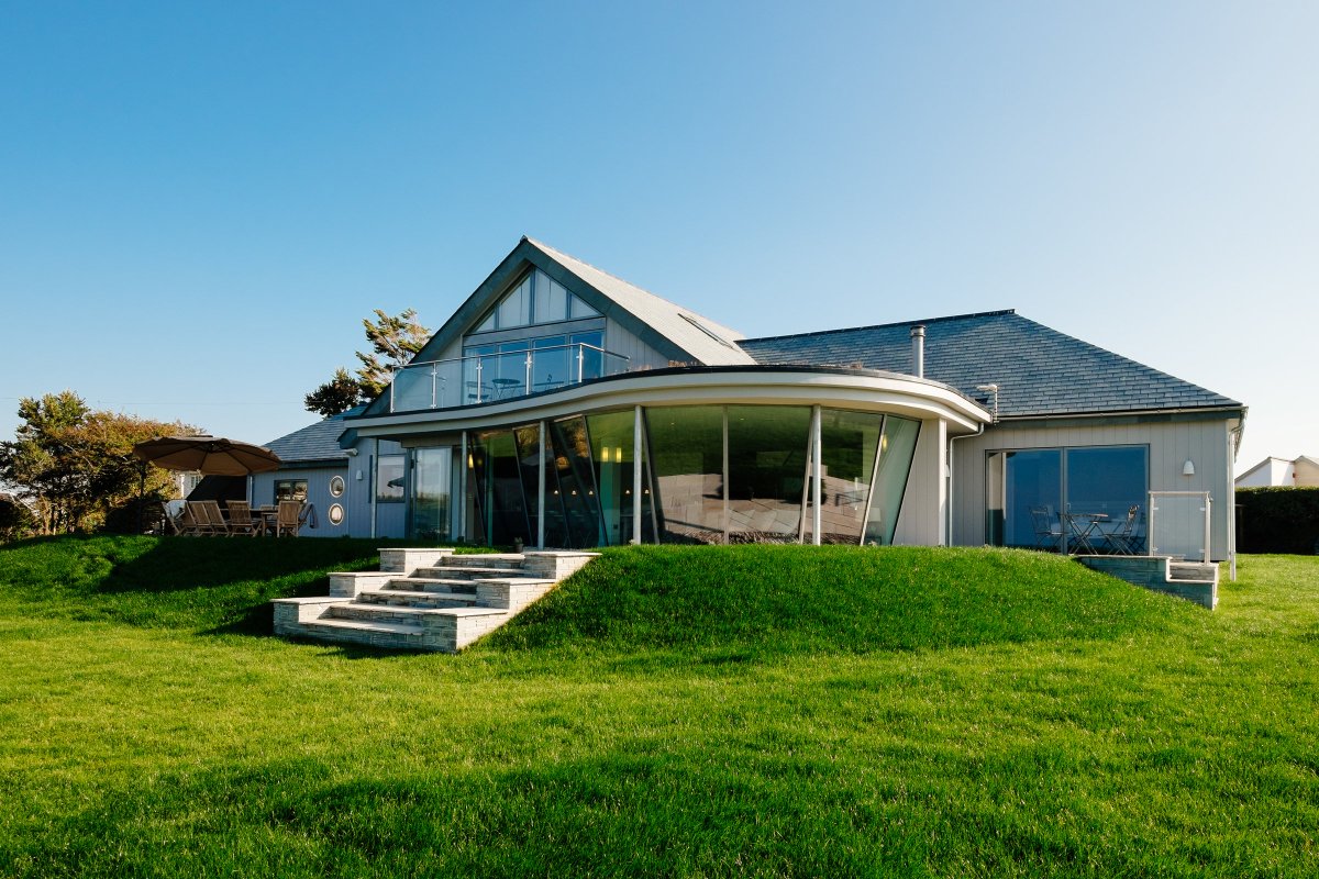 Before and after of our project Pentyak in Higher Harlyn.

#architecture #design #moderndesign #architecturedesign #construction #archilovers #archilife #dreamhome #granddesigns #cornwall #sustainabledesign #ecofriendly #cornishdesign #architecturalglazing #cedralboarding