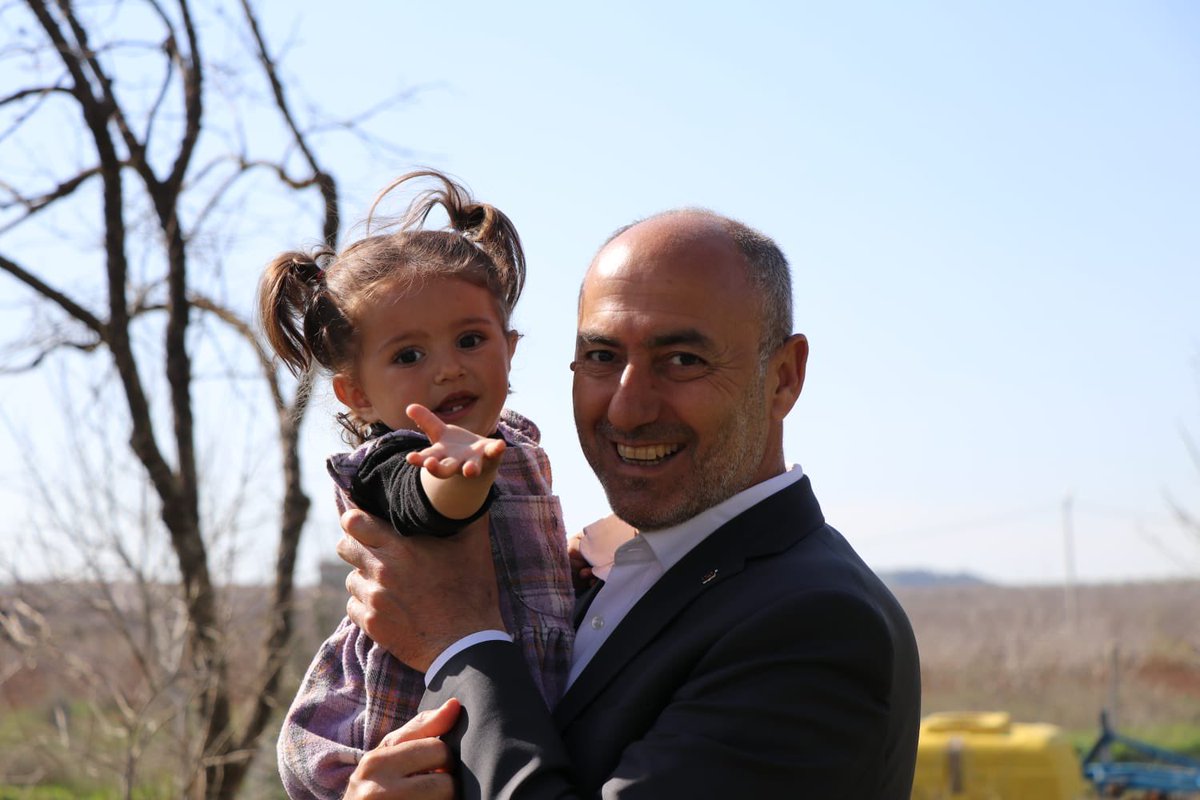 SuphiAksoyB's tweet photo. 📍Dutluca 

AK Parti İlçe Başkanımız Yusuf Çakmak ile birlikte Dutluca mahallemizde kıymetli hemşehrilerimiz ile bir araya geldik. 

Durmak yok, yola devam. 🇹🇷

@akpartiurfa @Akbozova1 @bybekirbozdag @yzyilmaz55 @aysesula @zabeyazgul @adelioglu63 @yusufcakmak63 https://t.co/EWb5UYQGNK