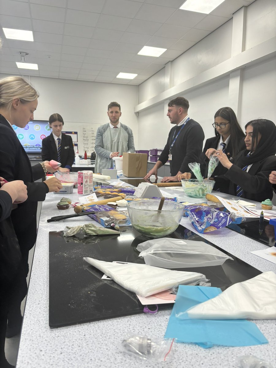 Manor Croft Academy (@deltamanorcroft) on Twitter photo Celebrating Science Week in the best way! Thanks to Mr Babicki for giving up his time to bake some cupcakes 🧁 <a href="/Manorcroft_Sci/">Science@Manor Croft</a> Celebrating Science Week in the best way! Thanks to Mr Babicki for giving up his time to bake some cupcakes 🧁 <a href="/Manorcroft_Sci/">Science@Manor Croft</a>