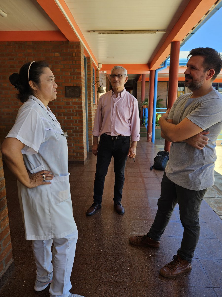 misioneseduca's tweet photo. 🏫Hoy visitamos la Escuela N°14 de Capioví junto al intendente Ramón Alberto Arrúa. Dialogamos con las autoridades educativas para entender mejor sus necesidades y comprometernos a trabajar en conjunto por el bienestar de la comunidad educativa. 

#EducaciónPrimero #Capioví https://t.co/KBsmAo0Cgp