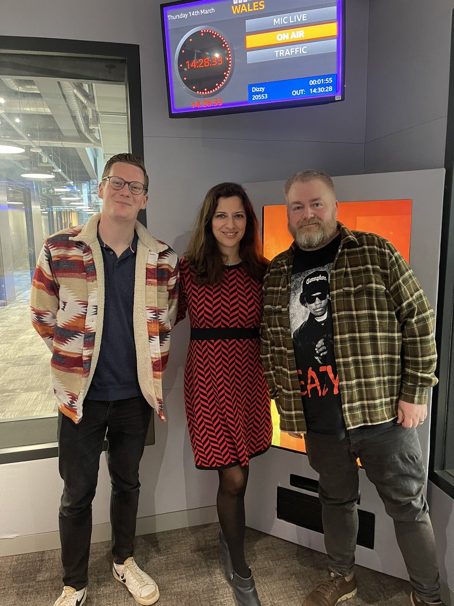 Had a marvellous time talking all about the Rhiwbina Comedy festival with @behnazakhgar and @robinjaymorgan on @BBCRadioWales . Make sure to come and join us on Easter weekend- it’s going to be class 🎟️jokepit.com/comedy-by/beef…