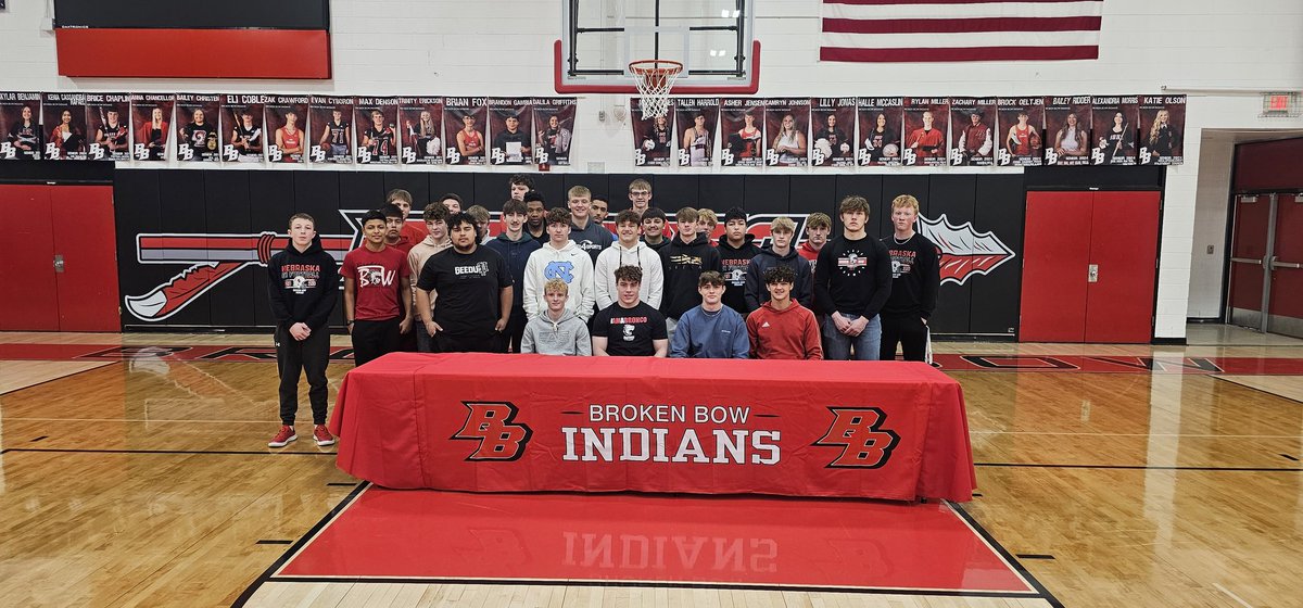 Carlie J. Wells tweet media