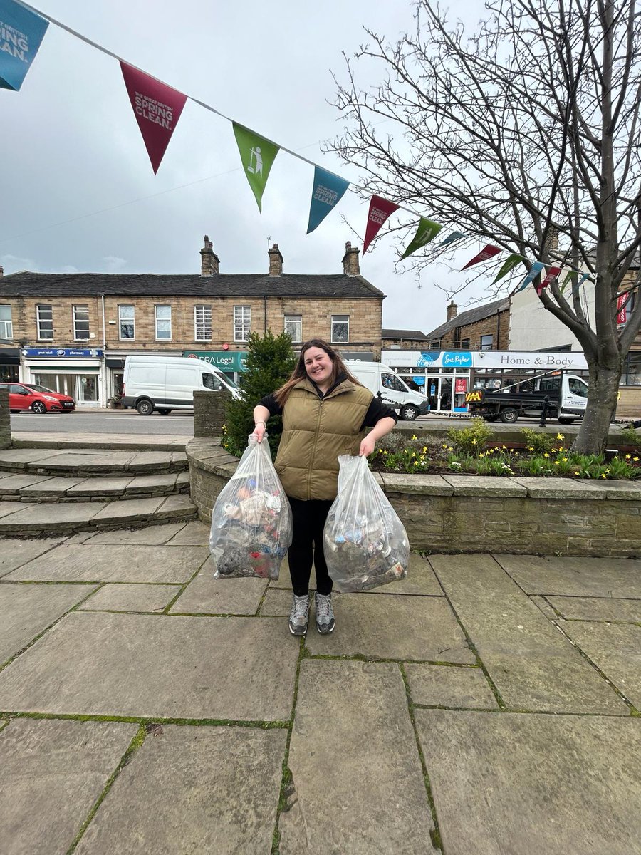 This morning, we supported in the launch of the #GreatBritishSpringClean in Mirfield alongside @kimleadbeater and our friends @KeepBritainTidy. Thank you to all of the community and organisations coming together and picking over 40 bags of litter!💚 Well done everyone!