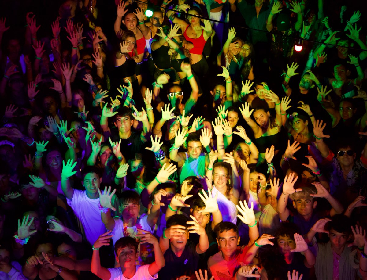 EnglishSummerSA's tweet image. 📢100 days left!😱
No podemos creernos que tan solo queden 100 días para volver a vernos y empezar un verano increíble, ¡qué ganas!🤩 ¿Ya tienes tu plaza? Reserva ahora y no te quedes sin disfrutar de los mejores #Campamentos2024.🐸 
➡️englishsummer.com