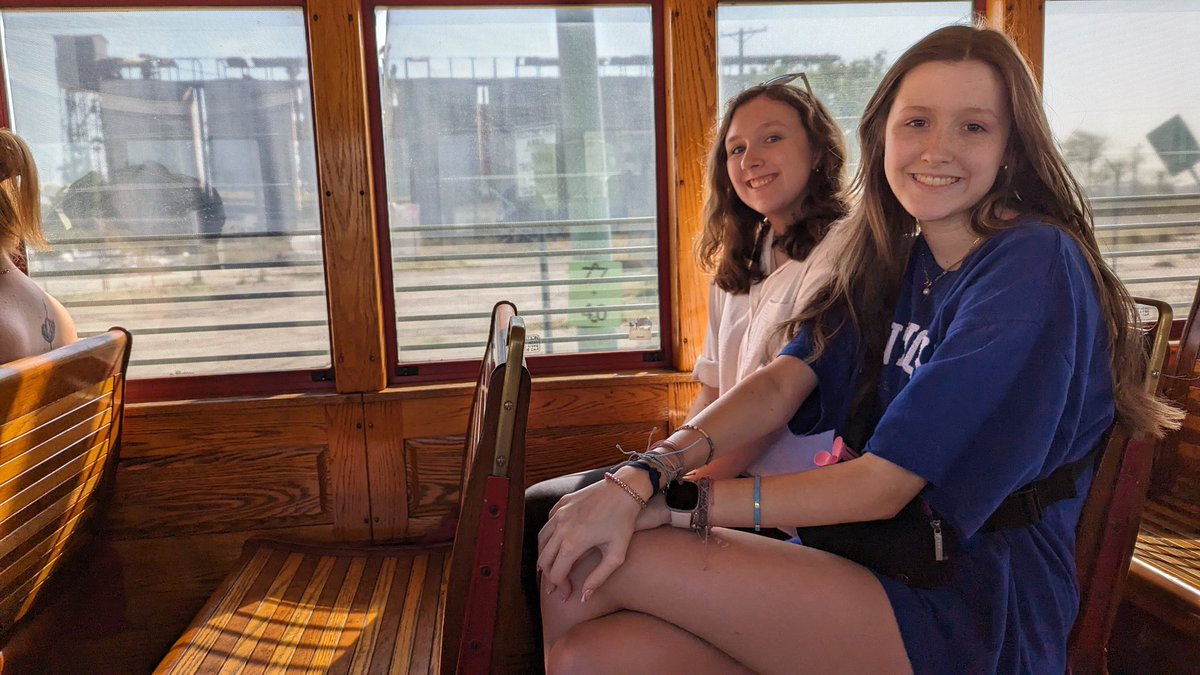 the_truth_tm's tweet photo. Streetcar to Ybor City for lunch &amp; shopping. https://t.co/oJC1MqTyRV