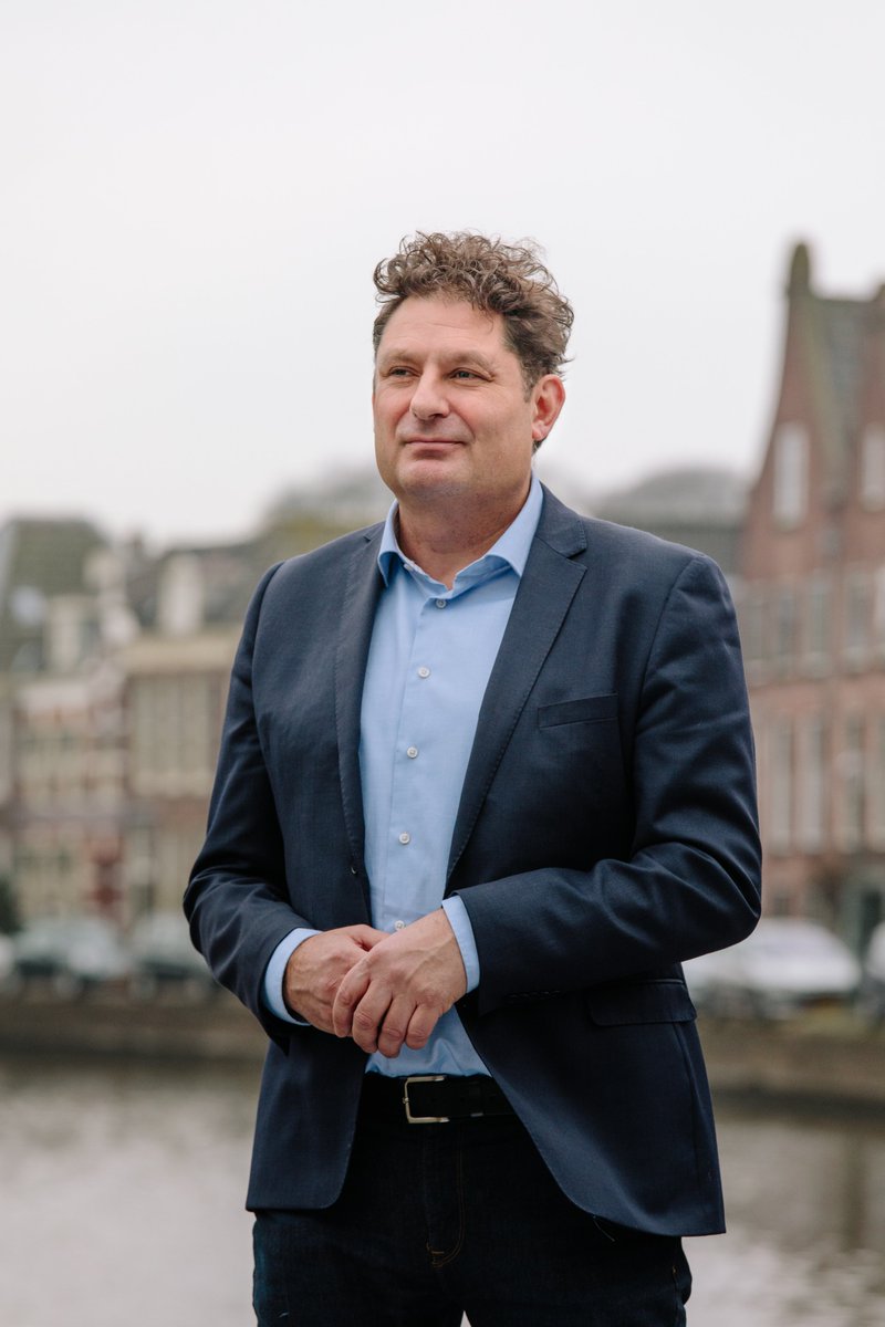 StichtseVecht's tweet photo. Geschokt en intens verdrietig hebben wij kennisgenomen van het plotseling overlijden van wethouder Arjan Wisseborn (60). Arjan was al enige tijd ziek en werd, zoals bekend, als wethouder vervangen.

https://t.co/pcb1X3Mymm https://t.co/RvSMXmaT5x