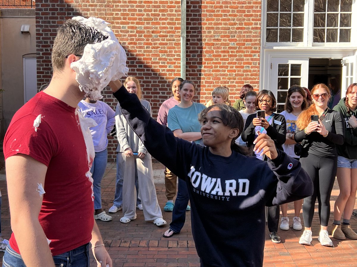 Salem Academy tweet media