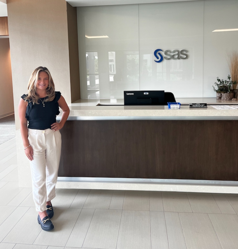 HPUAlum's tweet photo. Meet Lea Bonner '23 🎓 She's an Associate Procurement Analyst at SAS Institute. She shares,"HPU taught me to never give up. I learned how to be adaptable and coachable...HPU prepared me for my future."

Your support on #DayforHPU empowers students like Lea! 💜💫#HPUAlumni https://t.co/kZY1qDaCxj