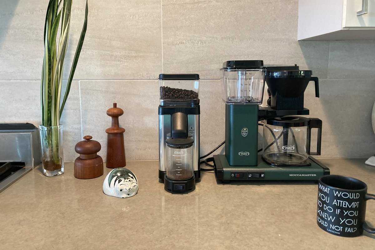 moccamasterusa's tweet photo. Celebrating our amazing Moccamaster community! This one was sent to us by Christina R, who said that their Moccamaster doesn’t disappoint. “My ritual of grinding, brewing and sipping my coffee many times a day is my daily ahhhh moment.” What's your daily ahhh moment? #Moccamaster https://t.co/9Rzg4jQyAg