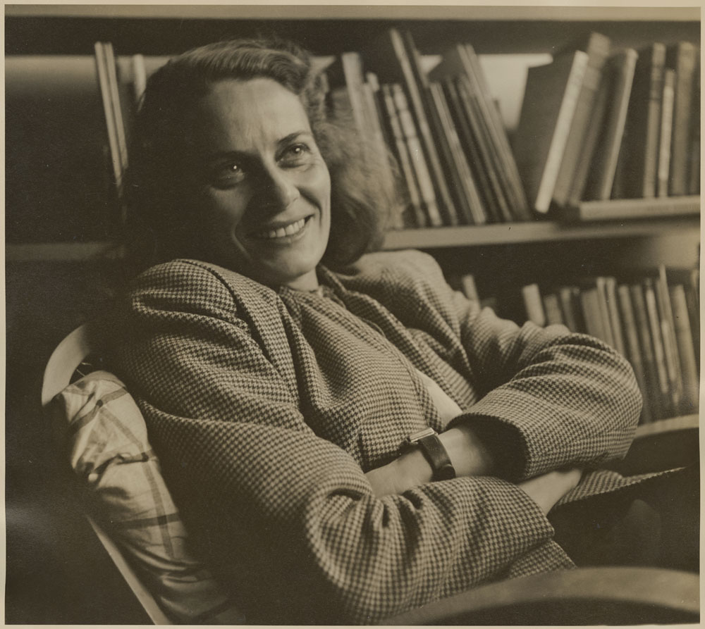 BiblioArchives's tweet photo. Une célèbre autrice francophone, un tapuscrit perdu, et un courriel inespéré d’une professeure à la retraite…   

Suivez cette histoire de #DocumentPerdu dans notre dernier blogue: La grande Gabrielle et la jeune Annik.

https://t.co/7KiUQS9fFB

📸 4325063 https://t.co/39LzR62Ch2