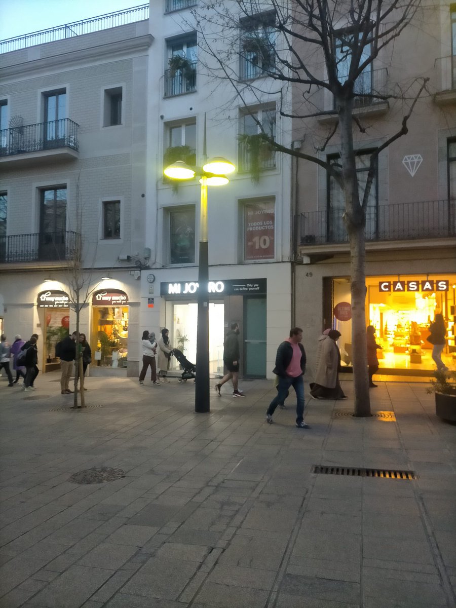 🟡 Avui 14/3, els fanals de davant <a href="/matarocat/">Ajuntament de Mataró</a> s’il·luminaran de color groc amb motiu del Dia Mundial #Endometriosi, una malaltia crònica que afecta 1 de cada 10 dones consistent en el creixement d'un teixit similar a l'endometri fora de l'úter #totsperlendometriosi <a href="/adaecestatal/">ADAEC Endometriosis</a>