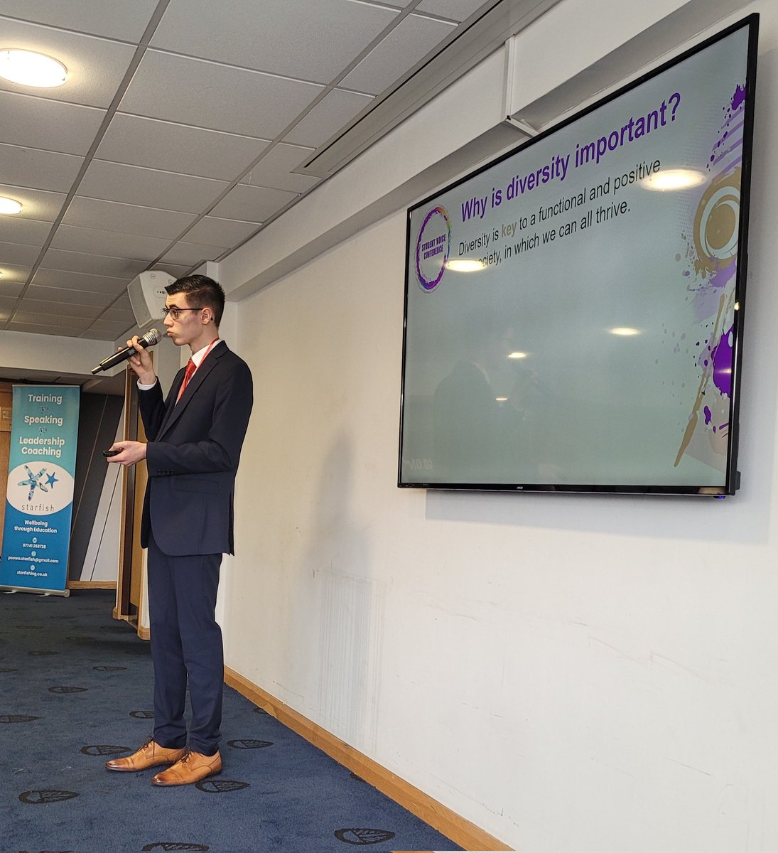 Outwood Family (@ogatrust) on Twitter photo Today, we welcomed over 150 students to our 'Student Voice Conference' <a href="/LUFC/">Leeds United (C)</a> <a href="/EllandRoad/">Elland Road</a>!
A big thanks to our superb guest speakers and to our students for such fantastic engagement! π€©
#OutwoodFamilyπ
<a href="/pat_sowa/">Pat Sowa</a> | <a href="/NT_Schools/">National Theatre in Schools</a> | Today, we welcomed over 150 students to our 'Student Voice Conference' <a href="/LUFC/">Leeds United (C)</a> <a href="/EllandRoad/">Elland Road</a>!
A big thanks to our superb guest speakers and to our students for such fantastic engagement! π€©
#OutwoodFamilyπ
<a href="/pat_sowa/">Pat Sowa</a> | <a href="/NT_Schools/">National Theatre in Schools</a> |