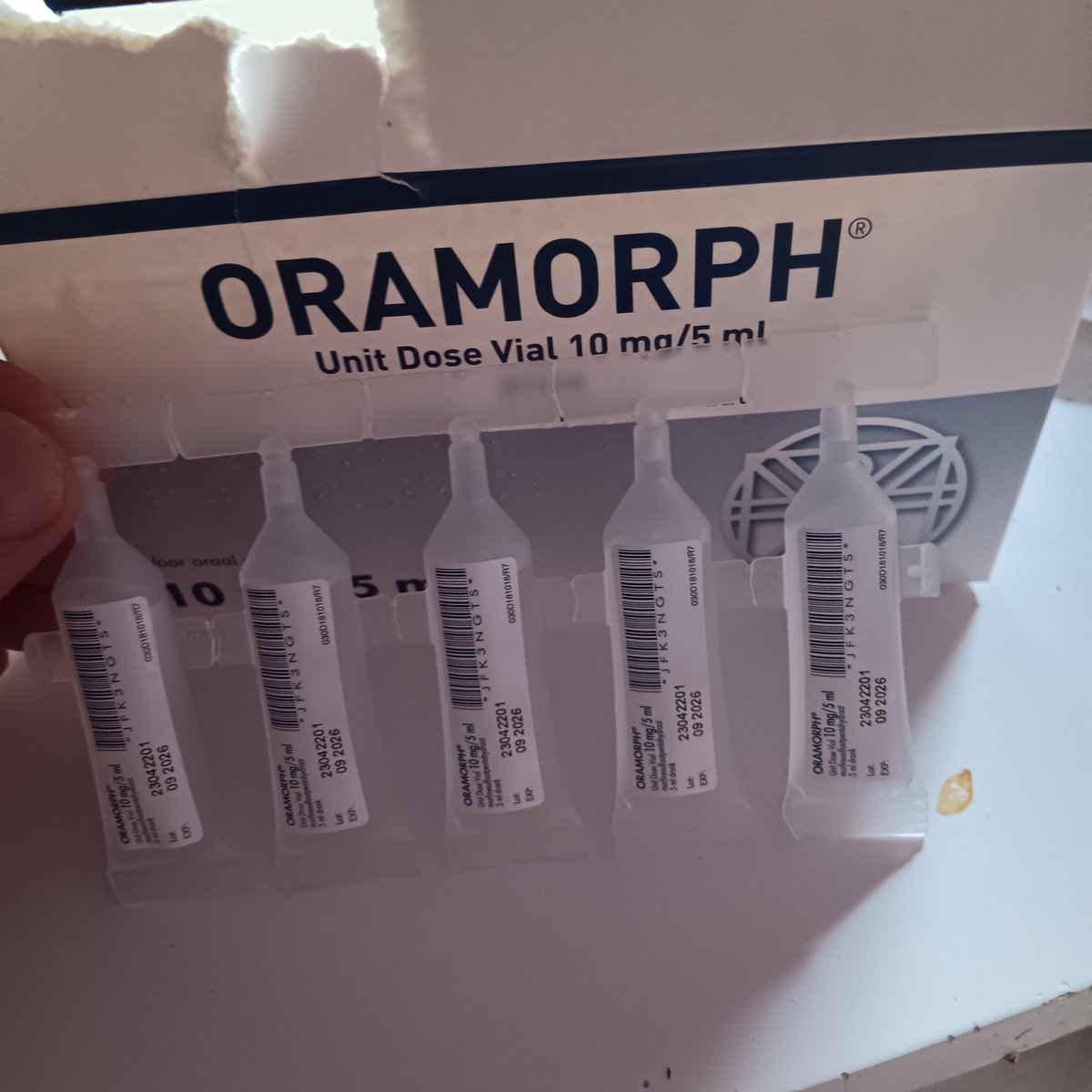 JanHenk010's tweet photo. De neuroloog heeft toch weer #oramorph #morfine voor bijna ondraaglijke pijn in m'n linker zijde.
#Lyme #Neuroborreliose https://t.co/o9KN7NAeXm