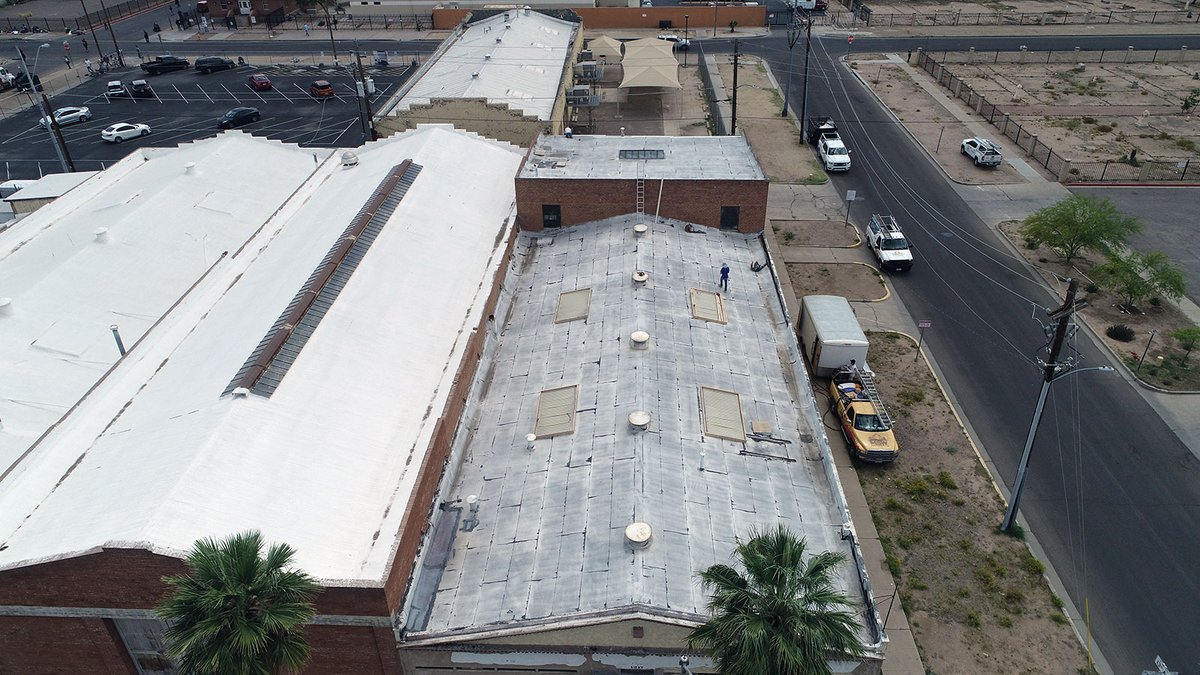 RoofArizona's tweet photo. View the project results of the new commercial foam roof installation in Phoenix Arizona of a new seamless polyurethane foam roof and new skylights on a warehouse by MSW Contracting, LLC: https://t.co/YZr0Ci8dXI #MSW #mswcontracting #phoenixroofer #phoenixroofers #phoenixroofing https://t.co/hbioSVSTB3