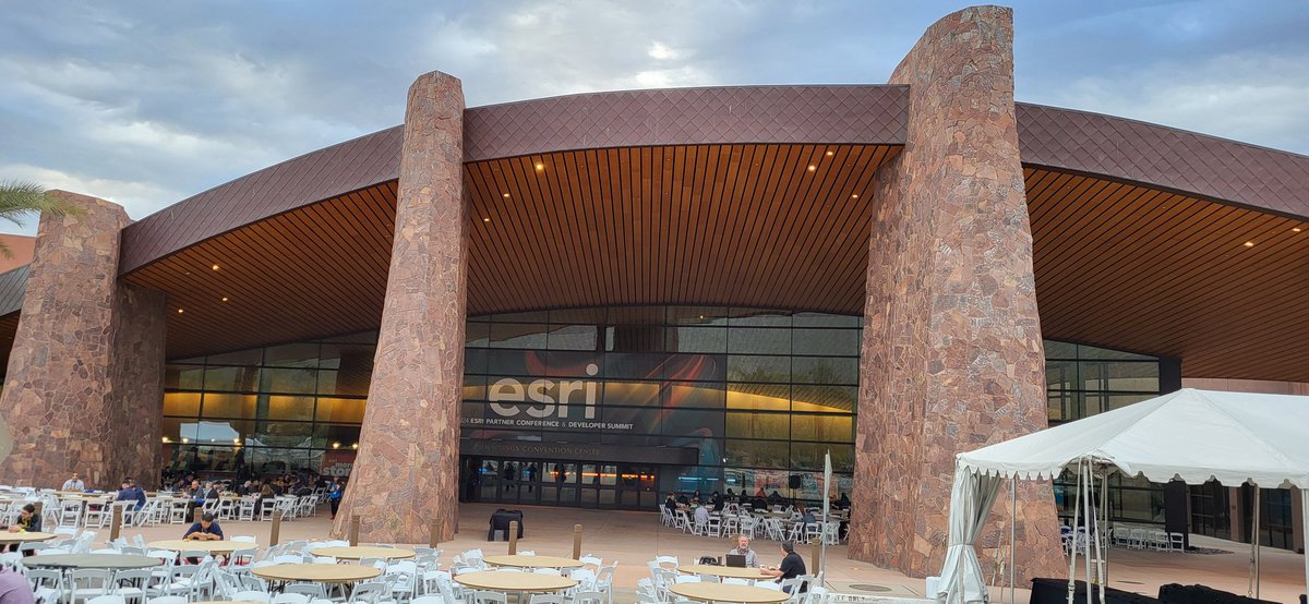 stefan blume (@bluminho) on Twitter photo Will it be colder outside than inside on the third day of the #EsriDevSummit2024 conference?
Of course not!  🤠 Will it be colder outside than inside on the third day of the #EsriDevSummit2024 conference?
Of course not!  🤠